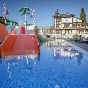 94 With Outdoor Swimmingpool Сasa de vacaciones